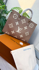 Louis Vuitton - Tote Bag