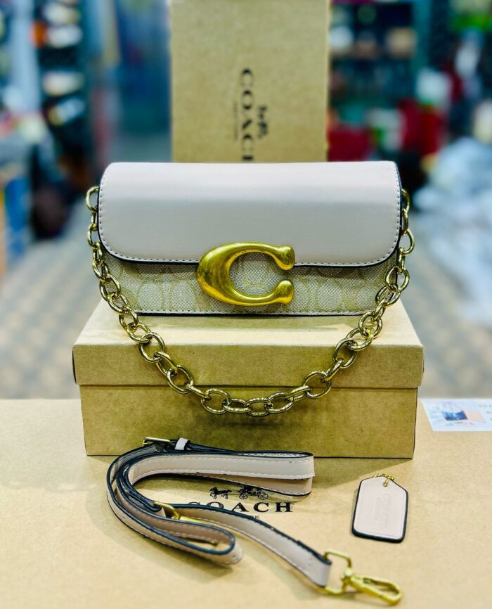 Coach hand bag beautifly. Com. Pk 6
